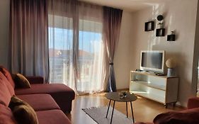 Cozy Two-Bedroom Apartment